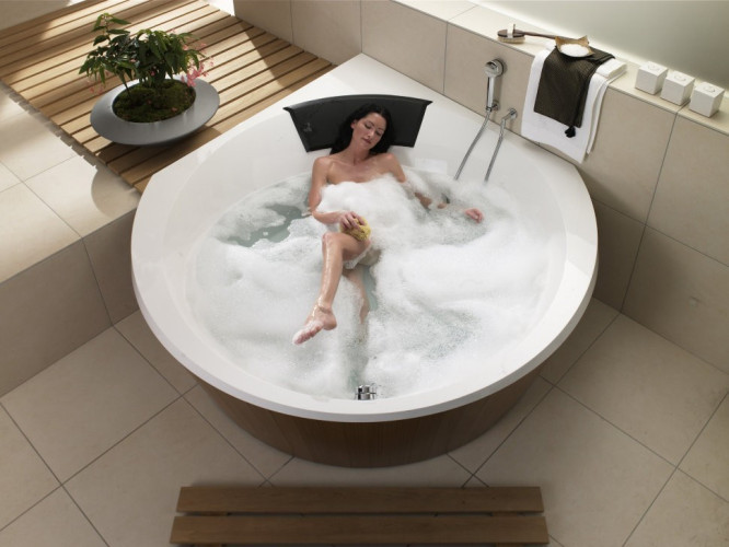 Ванна квариловая Villeroy&Boch Loop&Friends LuXXus, 145х145 (UBQ145LUX3V-01)